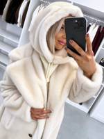 Must Kaelusega Müts