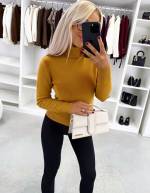 Mīksts džemperis ar augstu apkakli