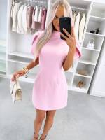 Geltona Suknelė Su Raukinių Detalėmis