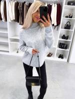 Šviesiai Smėlio Spalvos Minkštas Megztinis Aukštu Kaklu