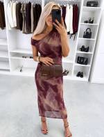 Ruda Tampri Vidutinio Ilgio Suknelė Su Raukta Liemens Linija