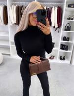 Mīksts džemperis ar augstu apkakli