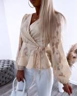 Melns Aptinama Blūze Ar Ziedu Rakstu