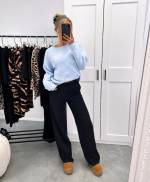 Gaiši Zils Mīksts Džemperis