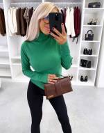 Mīksts džemperis ar augstu apkakli