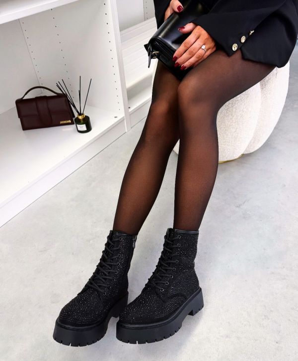 Juoda Patogūs Aulinukai Su Blizgiomis Detalėmis