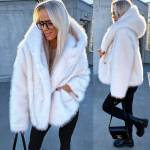 Taupe Luksusowy Płaszcz Ze Sztucznego Futra Z Kapturem