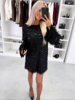 Gaiši Bēša Maiga, Brīvi Krītoša Kleita Ar Fliteriem