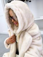 Must Kaelusega Müts