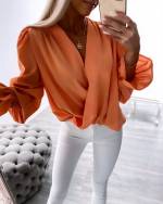 Must V-lõikega Langev Sifoonpluus