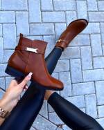 Must Kuldse Pandlaga Poolsaapad