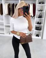 Must Seest Pehme Kehasse Veniv Pluus