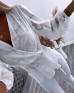 Melns Aptinama Blūze Ar Ziedu Rakstu