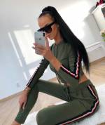 Must Kapuutsiga Dressid