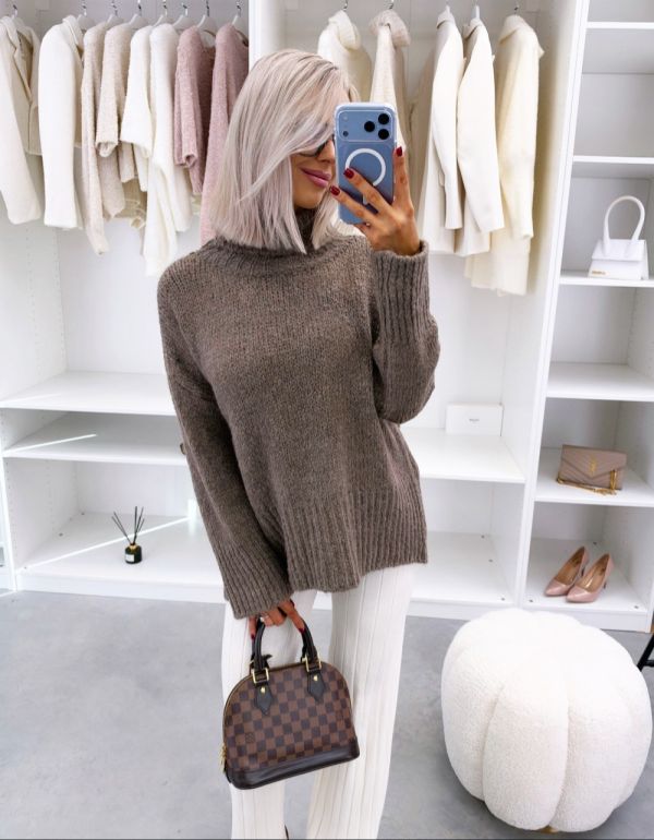 Taupe Dzianinowy Sweter Z Wysokim Kołnierzem