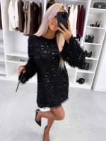 Gaiši Bēša Maiga, Brīvi Krītoša Kleita Ar Fliteriem