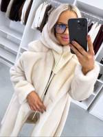 Must Kaelusega Müts