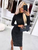 Tumepunane Venivast Kangast Kivide Ja Lõhikuga Kleit