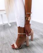 Zelta Atvērtas Sandales Ar Bloka Papēdi Un Lentēm