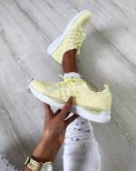 Must Ülikerged Ja Mugavad Vabaaja Jalanõud